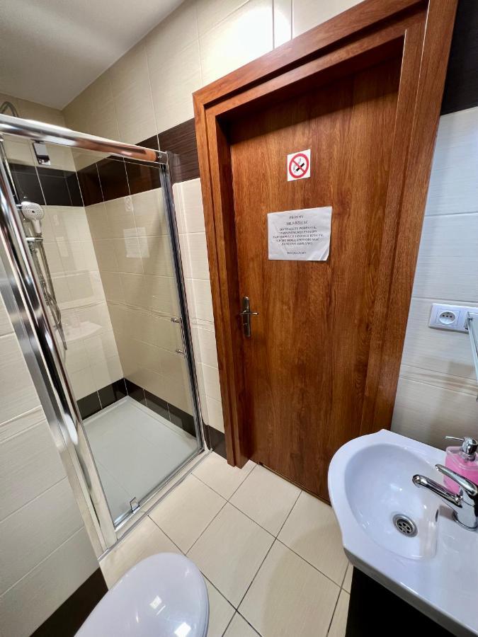 Apartamenty Ostrowiec - Pokoje Goscinne Centrum Ostrowiec Świętokrzyski Exterior foto